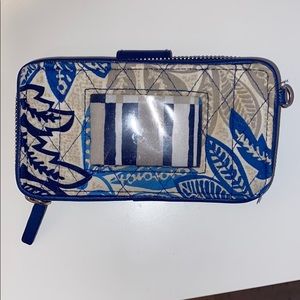 vera bradley phone holding wristlet